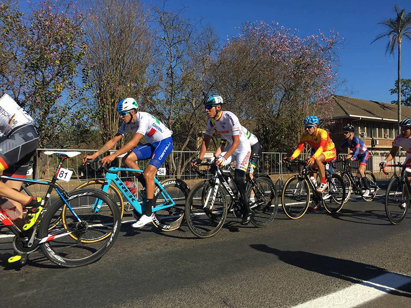 Eduardo Santas participó en el mundial de ciclismo